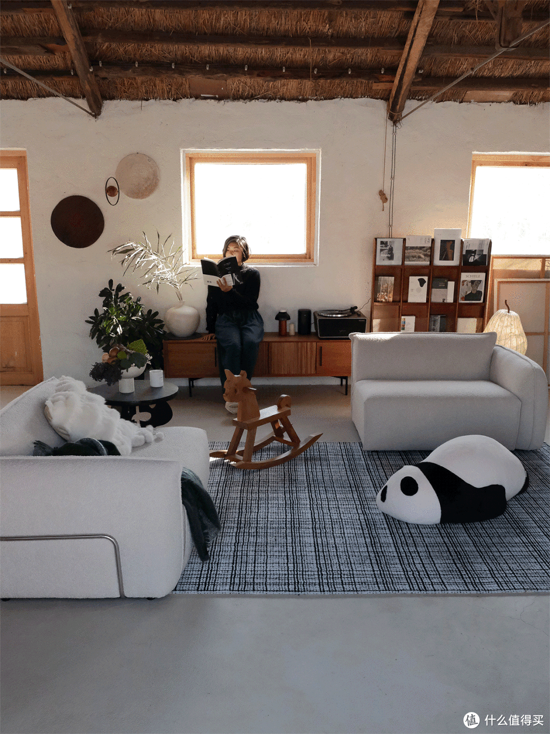 她患癌后跑到小岛上，花30万改造养鸡房，16年造出一个“桃花源”